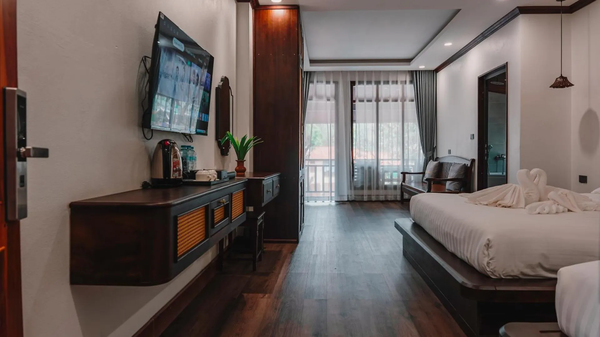 ***  Dream 1985 Hotel Luang Prabang Laos