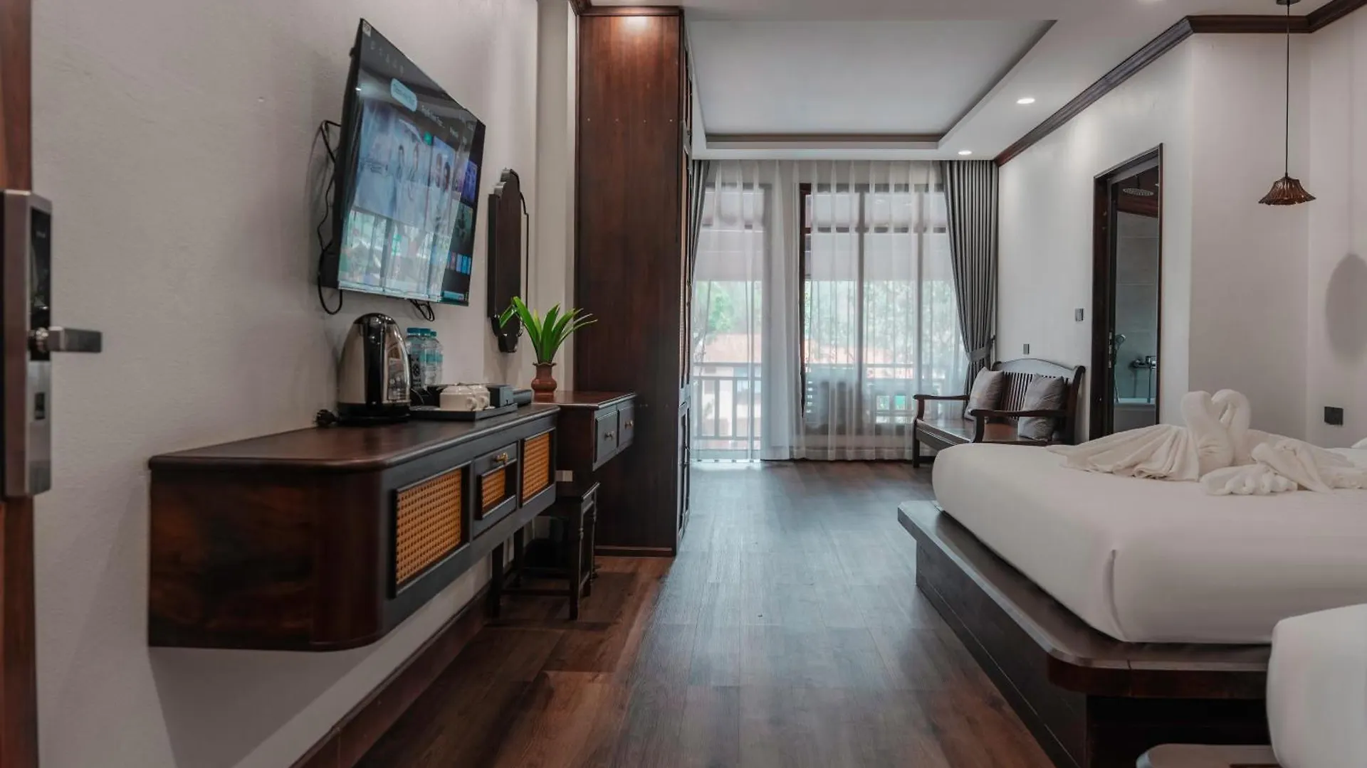 ***  Dream 1985 Hotel Luang Prabang Laos
